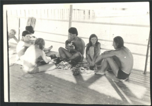 №126. Крым, Коктебель, 1982. Слева направо:  я, Женя, Гера Моралес, Юля и Ирек из Уфы.  на пляже у дома Писателя. Выложил carlos